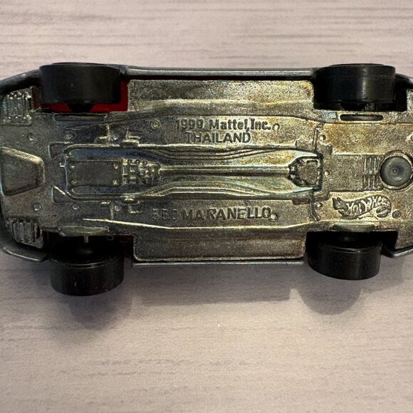 Hot Wheels Silver Ferrari 550 Maranello 1999 Mattel (SKU: 218TO) - Picture 5 of 6